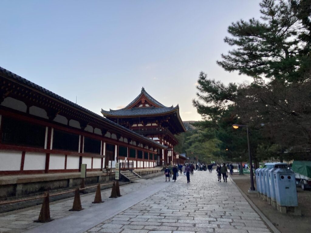 大仏殿前の様子