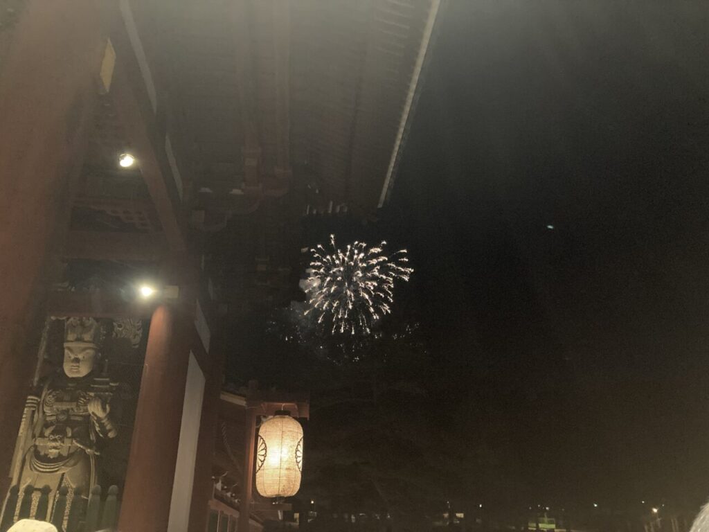 大仏殿からの花火